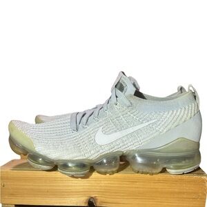 Nike Air VaporMax Flyknit 3 'Pure Platinum Women’s 9.5 AJ6910-100 EUC